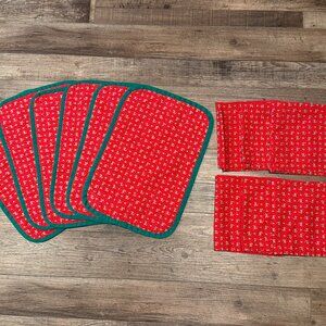 Vintage Christmas Reindeer Red Fabric Cloth 6 Placemats 6 Napkins Linens